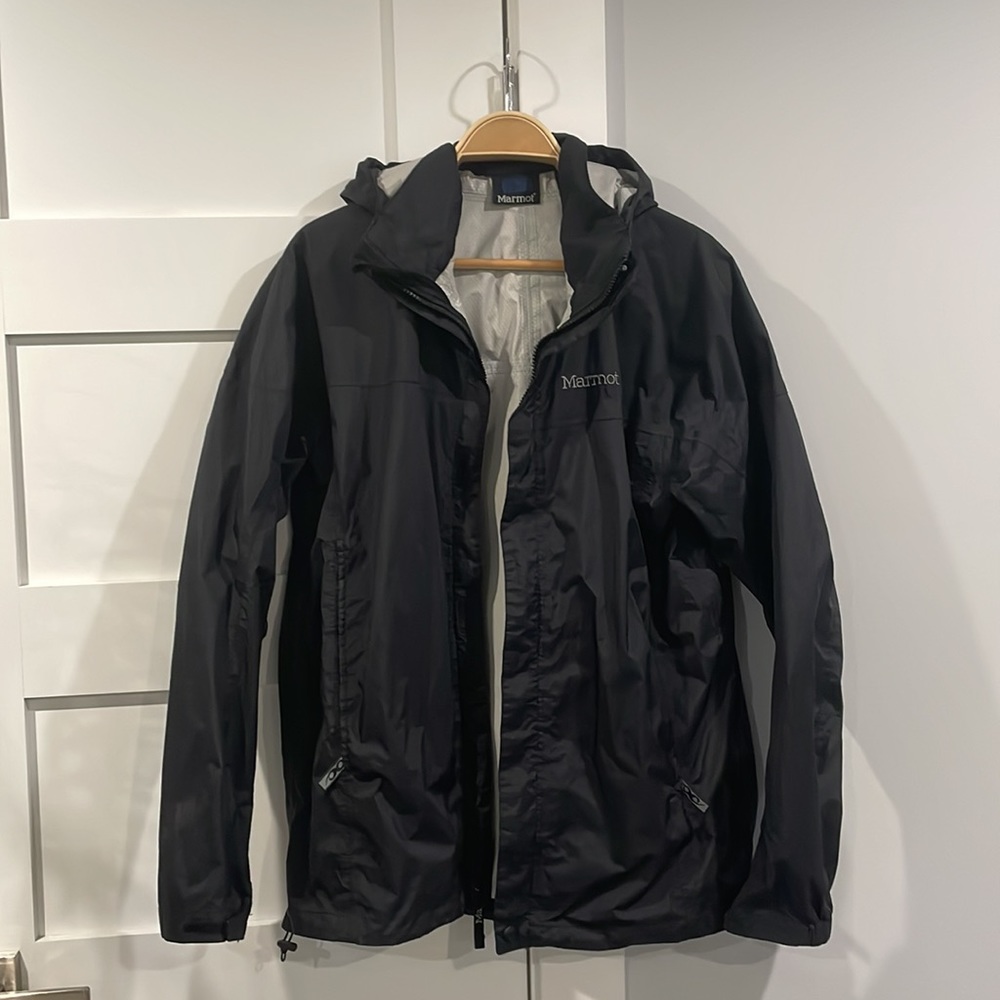 MARMOT PreCip ECO JACKET. MEDIUM (Black)